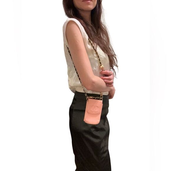 Chanel pink leather mini bag - Picture 3 of 13